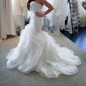 NWT NEVER TRIED ON Pronovias wedding dress Beca